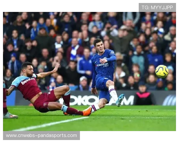 罗塞尼尔从斯特拉斯堡跳槽切尔西，引发对多俱乐部模式下教练诚信的争议。